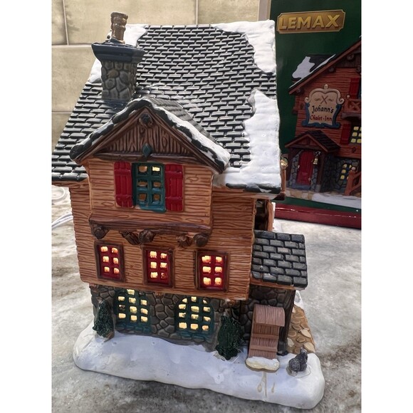 Lemax Vail Village  Johann’s Chalet-Inn Porcelain Village 2011 Chalet Inn RARE - Picture 6 of 15
